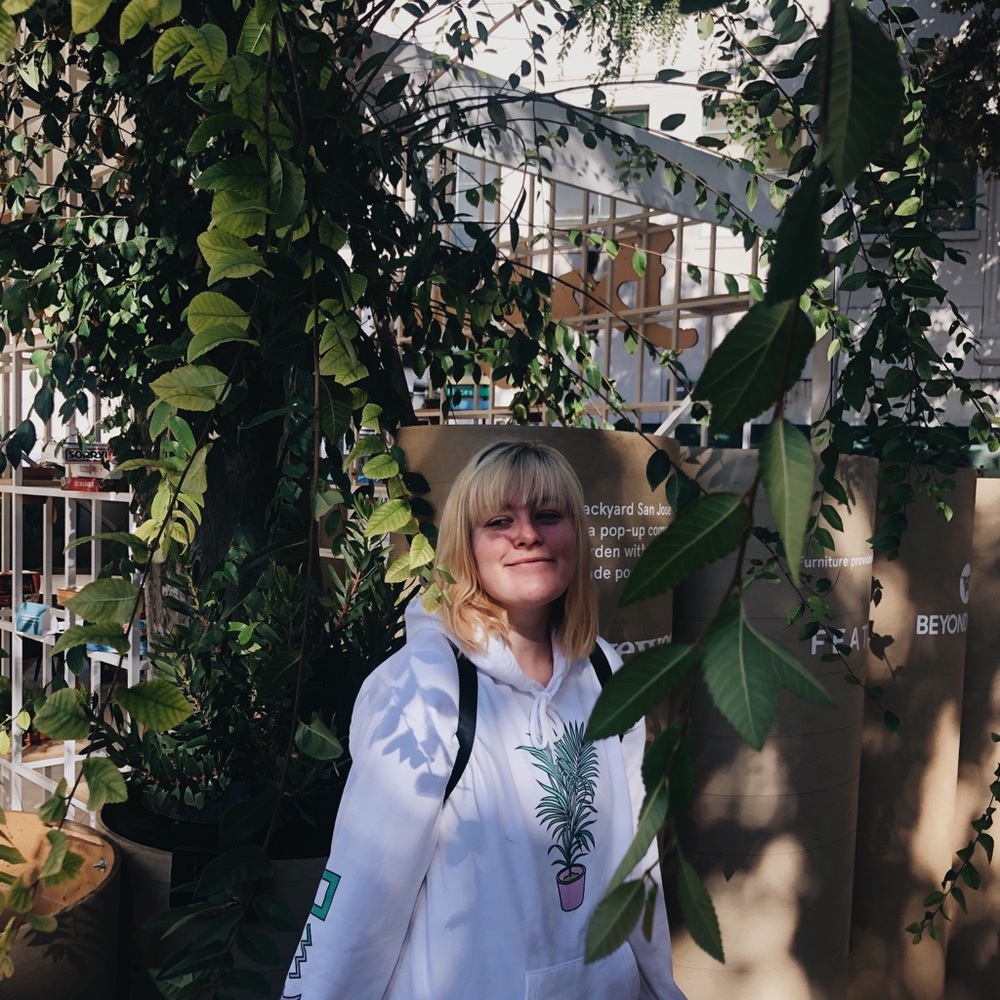 Meet your Posher, Naomi